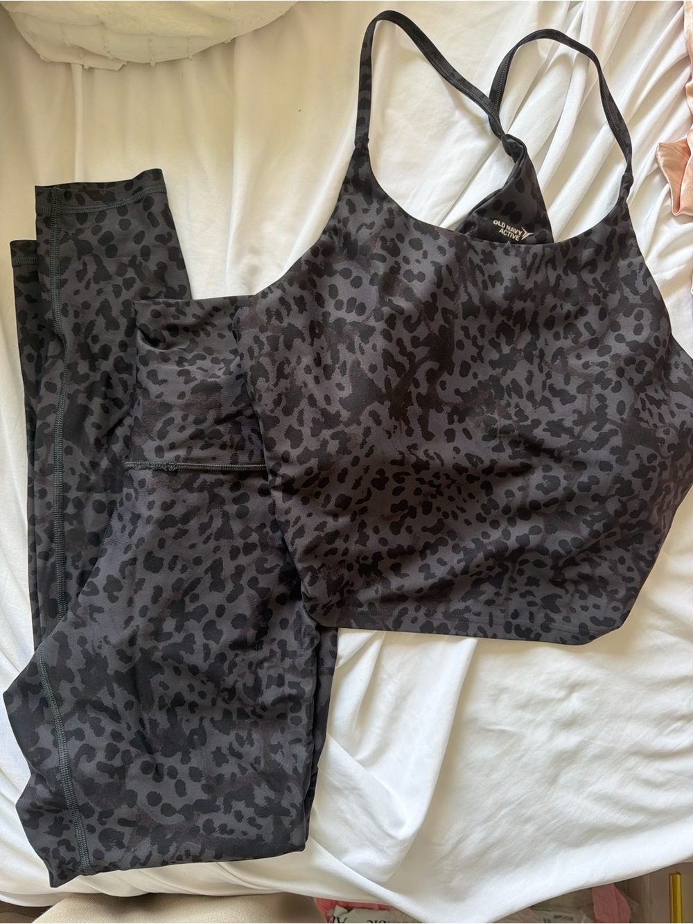 Activewear Leopard-Print Crop Tank and Leggings Set - Black - Old Navy